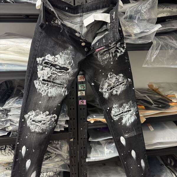 Calça Jeans Rasgada Slim