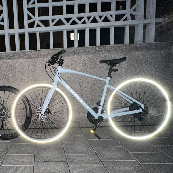 Aplicável à roda de bicicleta de noite, à luz refletida da noite, à montanha, à estrada, à noite, à roda de pneus decorativa, à luz refletida.
