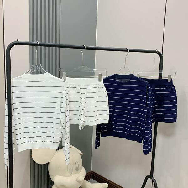 Conjunto de short e regata de malha listrada