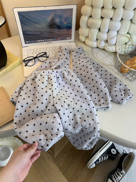 Conjunto de pijama infantil aquecido