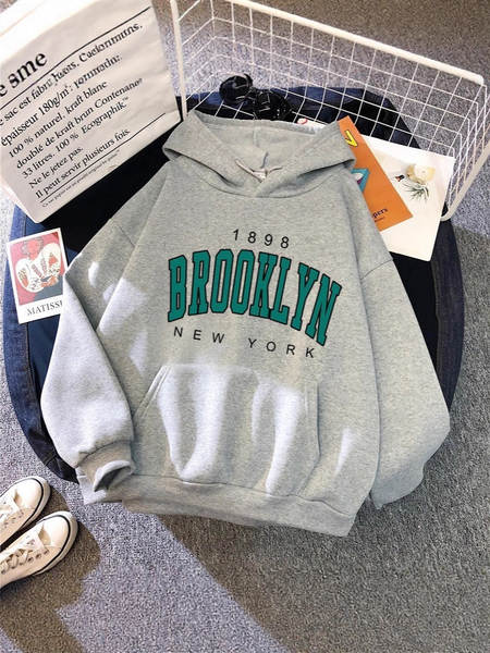 Vestido de inverno brilhante de Brooklyn com chapéus e camisas de esportes