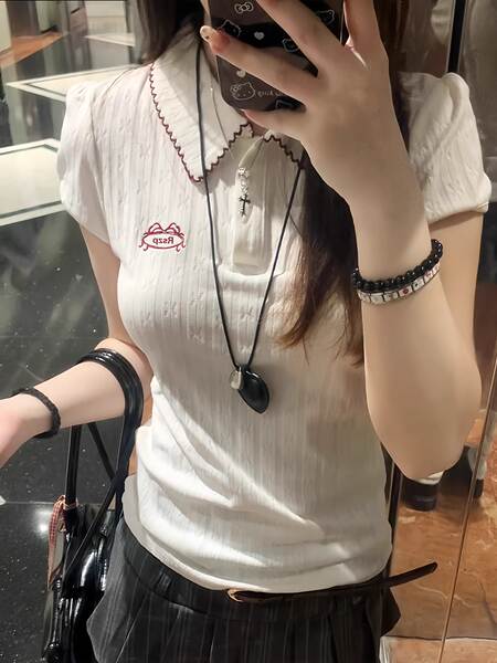 T-Shirt de verão de 2025, nova camiseta branca doce e bonita.