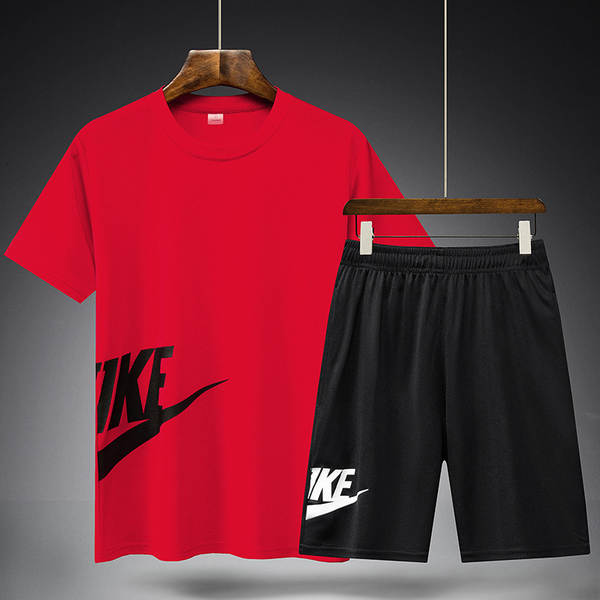 Conjunto de Camiseta e Shorts Masculinos