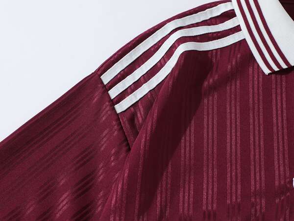 Vestido masculino de verão de 2025 novo vestido de futebol americano de pulseiras curtas Clube de vestido esportivo de pulseiras coloridas