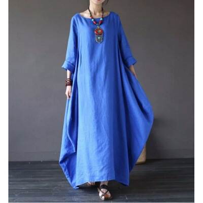 Vestido feminino simples com bainha ondulada
