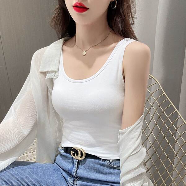 Vestido de verão com camisa curta, sem calça, com camisa de verão, sem calça, com camisa de verão.