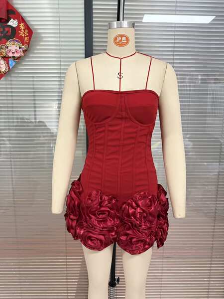 Vestido Vermelho Justo Floral