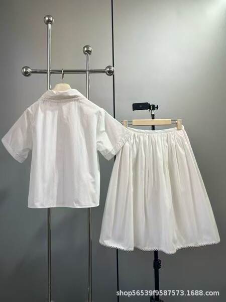 Vestido e camisa floral feminino