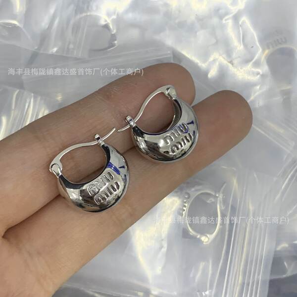Brinco Miu Elegante