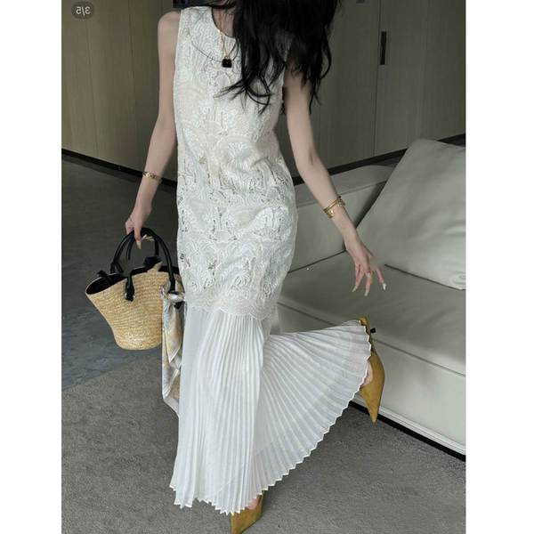 Combinando elegância e elegância, a deusa do luxo combina um vestido de verão 2025 com um novo vestido de verão.