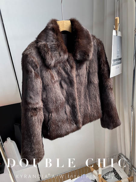 Vestido de couro novo para o inverno, casaco de couro novo para a mulher.