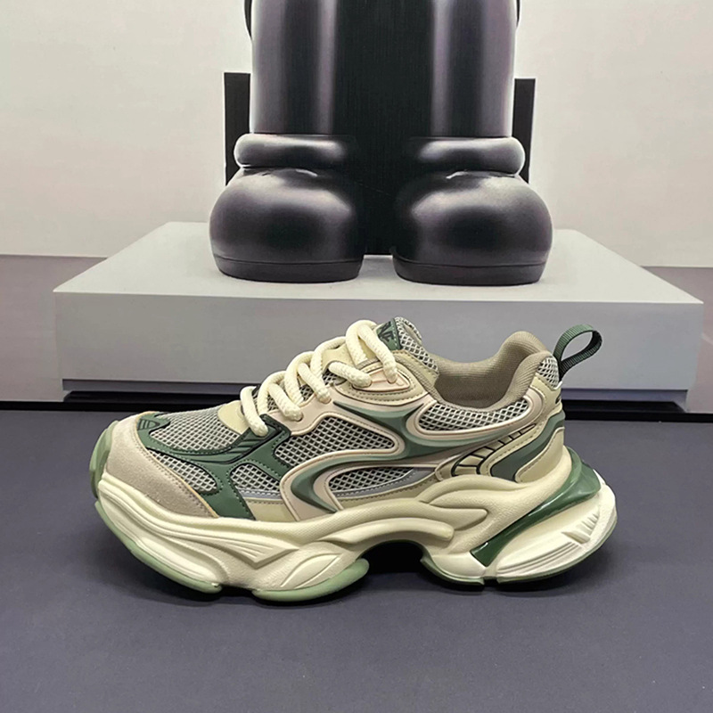 No verão de 2026, o novo modelo de calçado de ar para homens no outono, a tendência é aumentar o tamanho dos sapatos de lazer para homens.