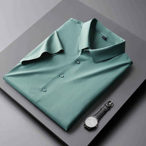 T-shirt masculino de couro curto para o trabalho de verão de 2023 T-shirt branco para o trabalho de verão