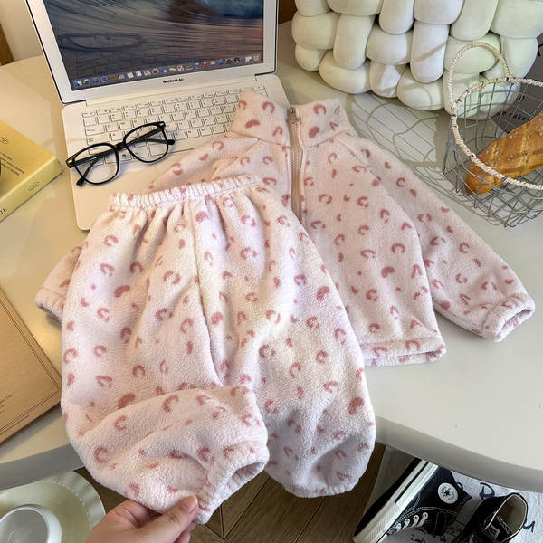 Conjunto de pijama infantil aquecido