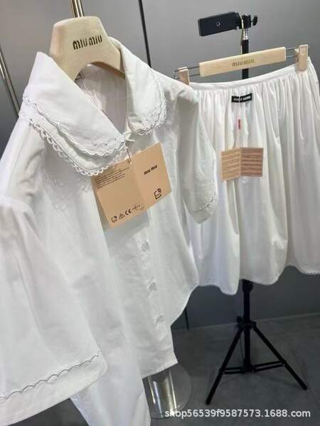 Vestido e camisa floral feminino