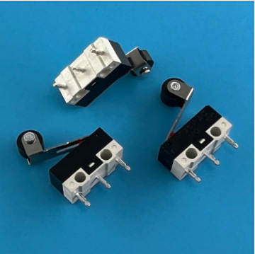 Fabricantes de interruptores microscópicos fornecem pequenos interruptores de travessia inteligentes com bloqueio anti-impedimento de três patas para o interruptor de fechamento regular