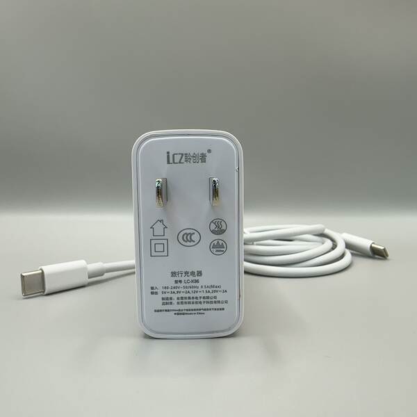 LC-K96T compatível com carregador flash super rápido de 258W com suporte a vários adaptadores de cabeçalho de carregamento para celulares