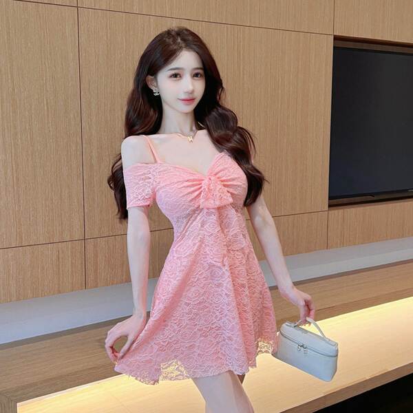 Vestido de Festa Curto com Decote em V