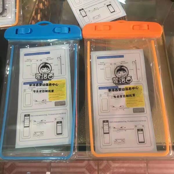 2026 Novo carregamento de três touchscreen inteligente transparente ao ar livre mergulho de natação celular saco à prova d'água suíte de celular à prova d'água