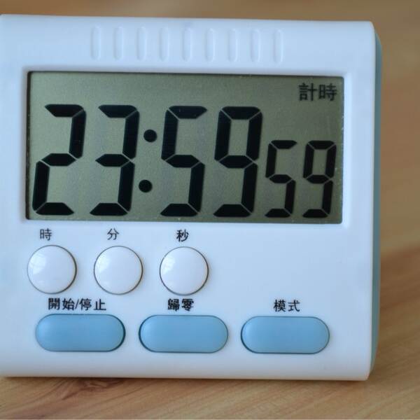 Novo relógio multifuncional silencioso Gestor de tempo do aluno Relógio de alarme do relógio do quarto da cozinha