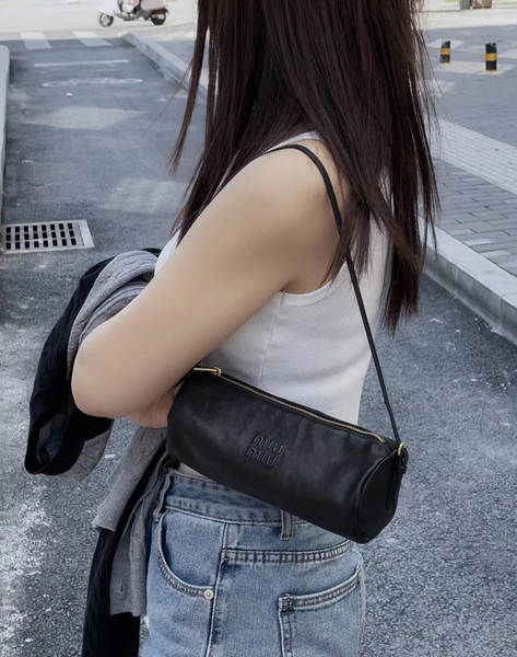 Bolsa de Ombro Feminina Simples