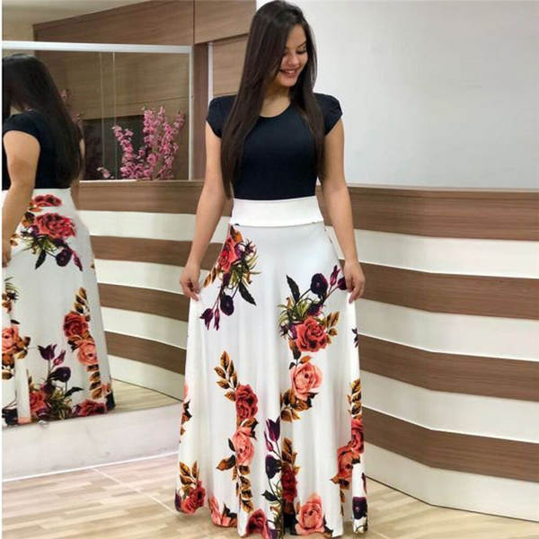 O Wish 2023 é um vestido de cor preta para mulheres.