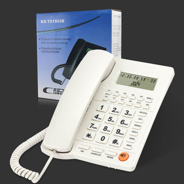 Chegou a hora de ligar para o telefone do escritório do hotel.