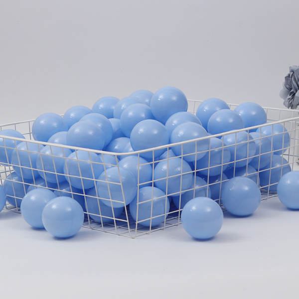 Bola de plástico inflável 4cm