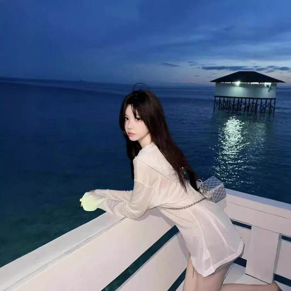 Shenzhen South Oil High-End Original Single MIU Casa 24 Inverno Novo T-Shirt com chapéu de mangas longas