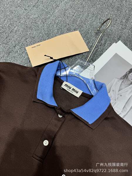 25 Primavera-Verão Nova Coleção Moda Idade Reduzida Duas camisetas de colarinho Miu alfabeto POLO T-Shirt T-Shirt