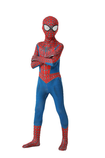 Remitoni, o Homem-Aranha de Halloween, tem roupas de personagens animadas.