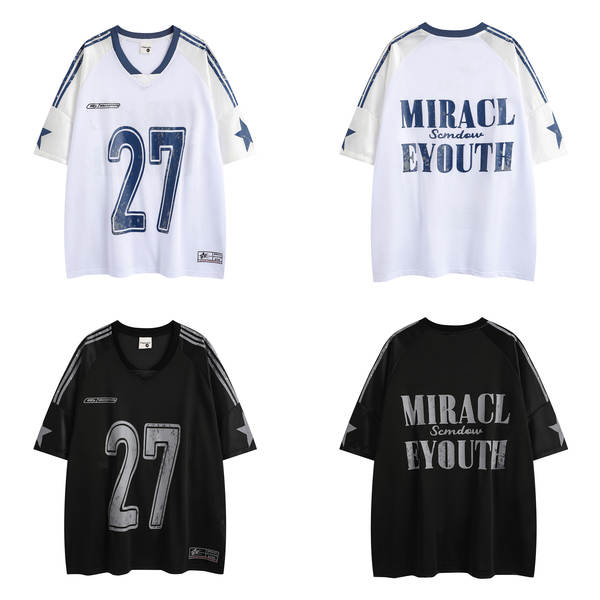 Vestido masculino de verão de 2025 novo modelo de camisa de futebol americana com ombros de camisa esportiva com mangas curtas para homens