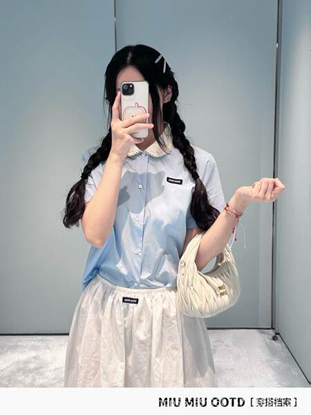 Vestido e camisa floral feminino