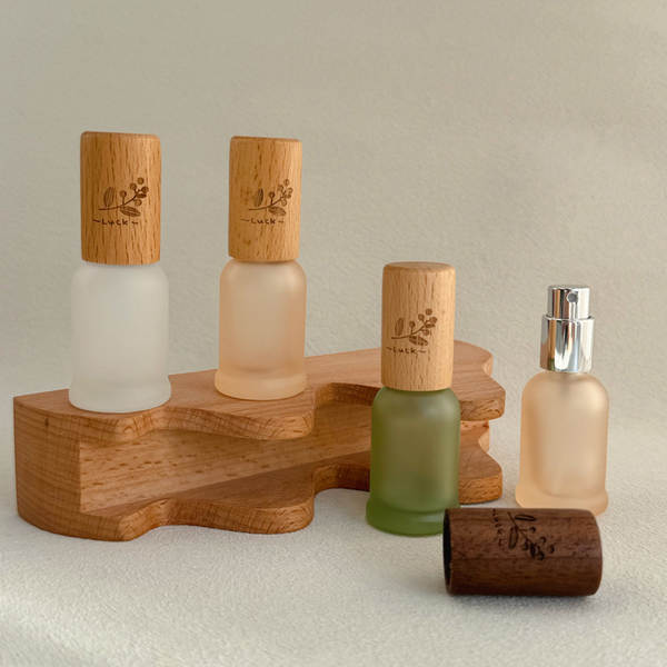 Frascos de Perfume de Madeira