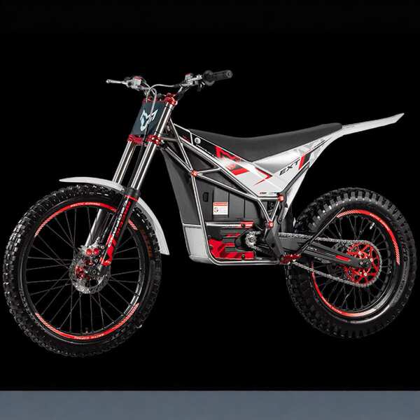 Arctic Panther E.XT Montanha Panther série todo o terreno formando um campo de competição de duas rodas de motocicleta elétrica off-road