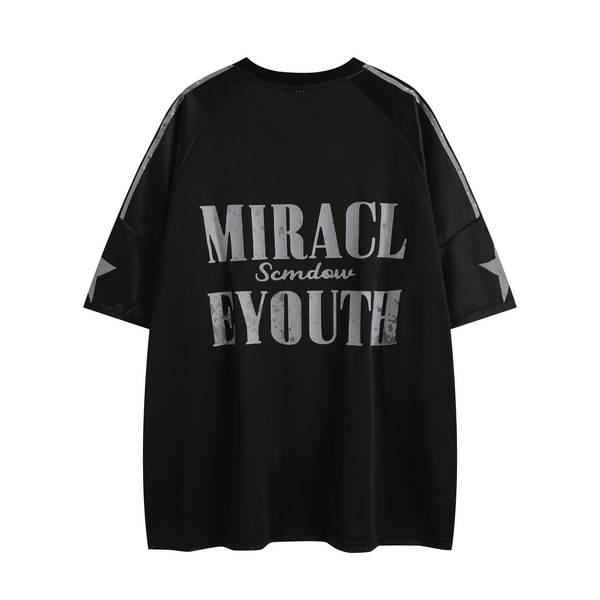 Vestido masculino de verão de 2025 novo modelo de camisa de futebol americana com ombros de camisa esportiva com mangas curtas para homens