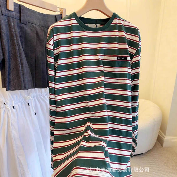 Vestido feminino de alta qualidade Miu26 primavera-verão nova colisão de cores falsa duas camisetas de luvas compridas com letras de algodão puro