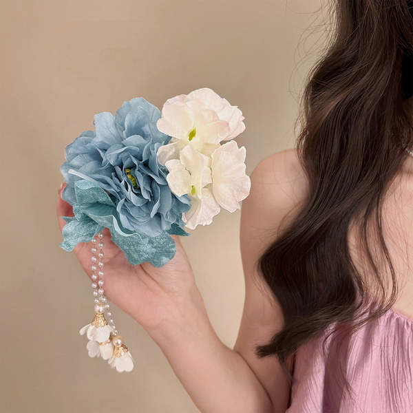 Penteado com Flor e Contas Rosa