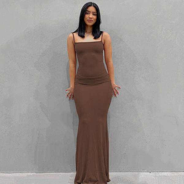 Vestido de Festa Justo com Decote