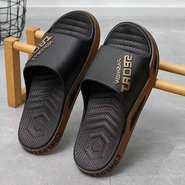 2023 Nova versão coreana de calçado masculino tendência vestido em casa banheiro de fundo grosso resistente ao desgaste homens calçados frios atacado
