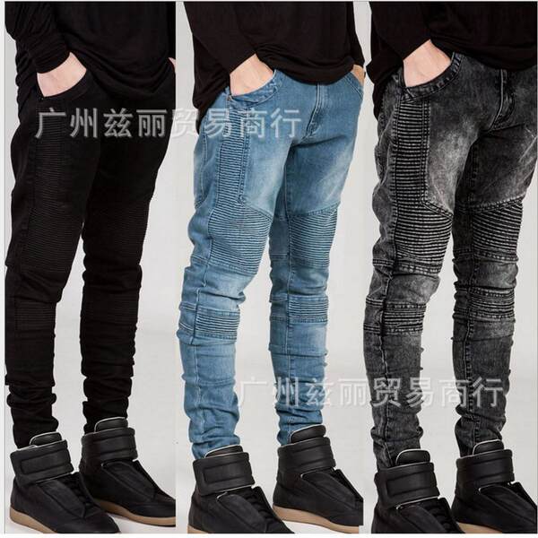 Amazon lança novo modelo de jeans para homens com as pernas quebradas