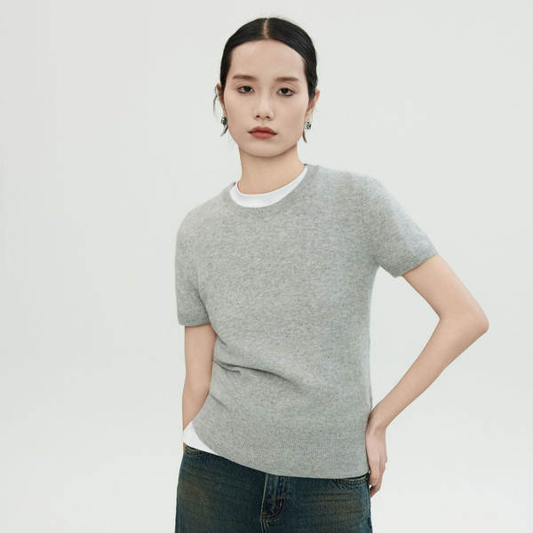Blusa de lã merino curta
