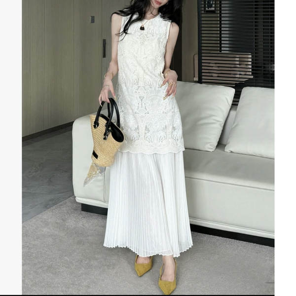 Combinando elegância e elegância, a deusa do luxo combina um vestido de verão 2025 com um novo vestido de verão.