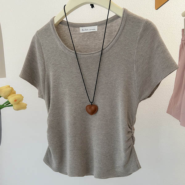 Camiseta feminina de algodão curtinha