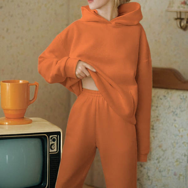 2026 Verão Novo Transfronteiriço Europeu e Americano Roupa de Mulher de Comércio Exterior Moda Esportiva Cor Pura Camiseta de Roupa de Casamento