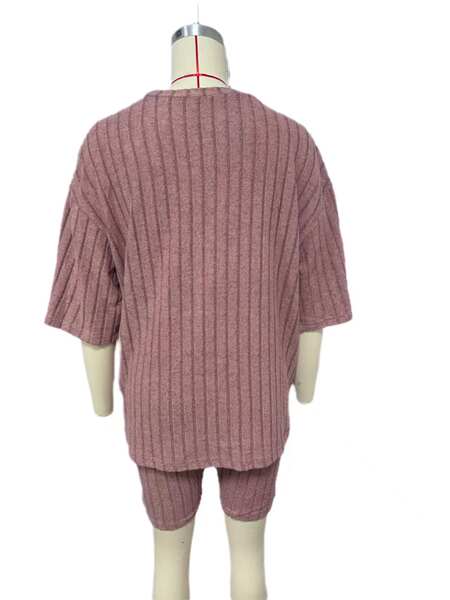 Novo modelo europeu-americano de moda de lazer de 2026, cor pura da primavera, colar redondo, roupas femininas de calça curta
