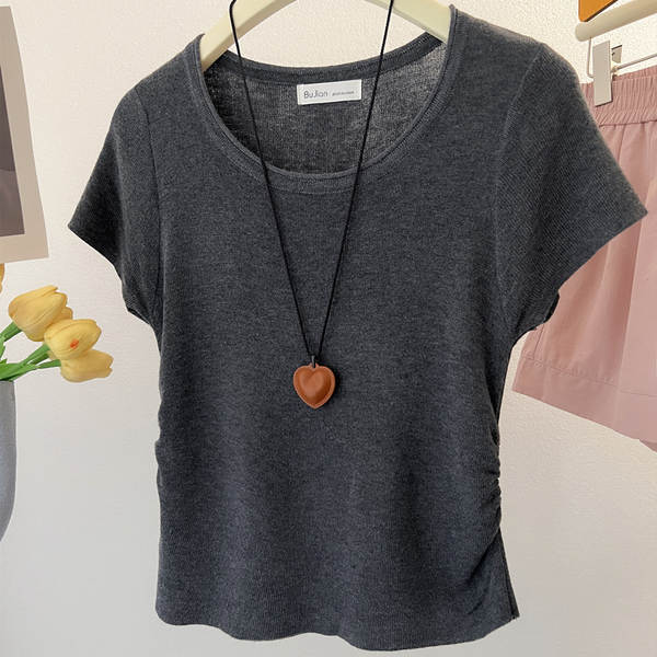 Camiseta feminina de algodão curtinha
