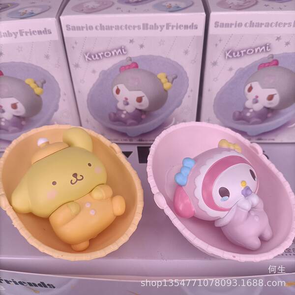 Boneca de Criança em Berço