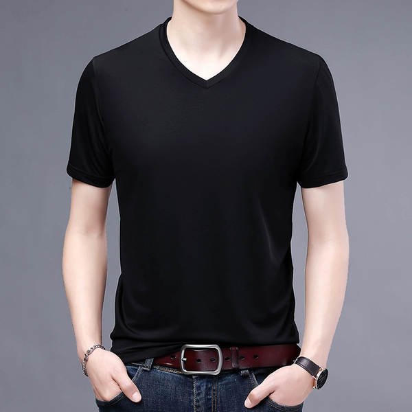 Camiseta masculina curta V