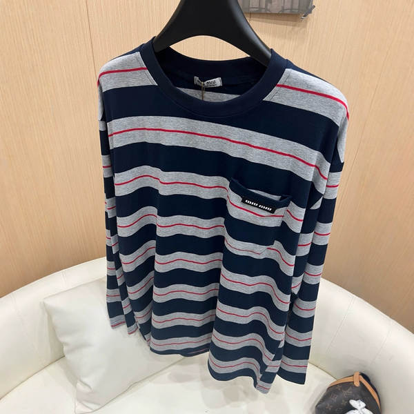 Versão de alta disponibilidade 2025 Primeira Primavera Novo MIU Mulher Rede Red Nova Cotton Qualidade Linha Red T-Shirt Ladrilhos Homens e Mulheres